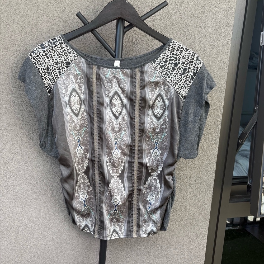 Tiny Anthropologie textured Gray Patterned Women's Top